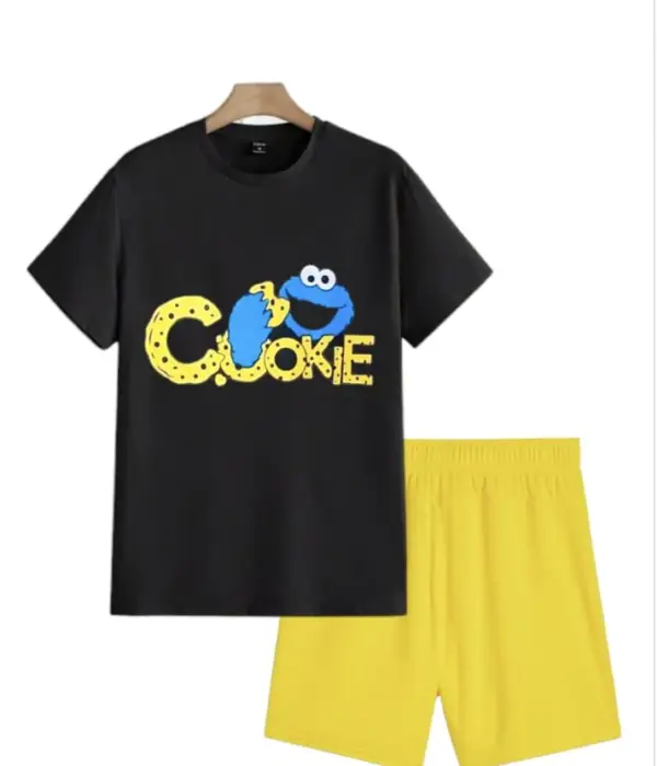 NEW: 🏆 2025 MOMS FAVEROUIT Cooke Black Yallow T sahrt - Short